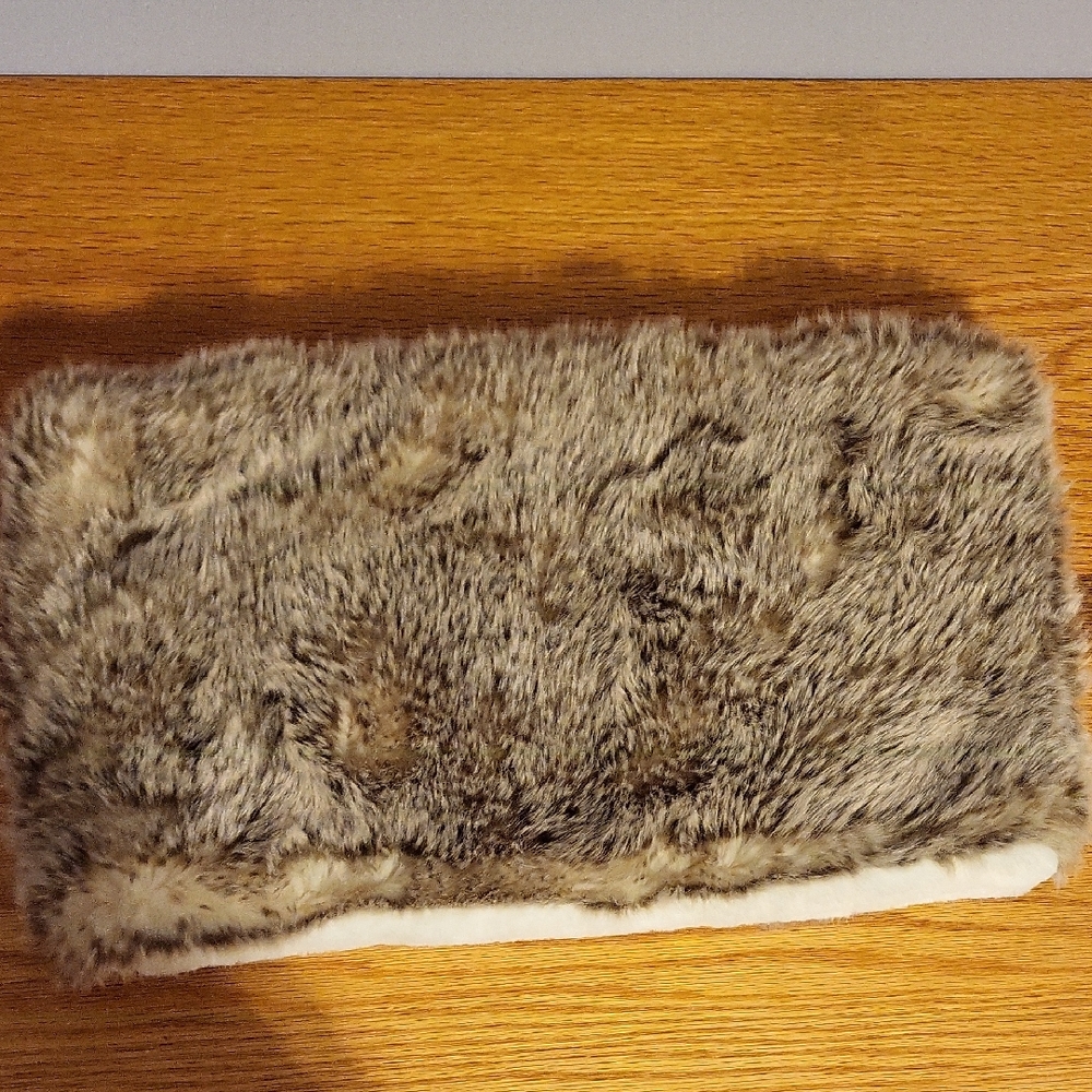 American Eagle Outfitters Cream Faux Fur Headband
